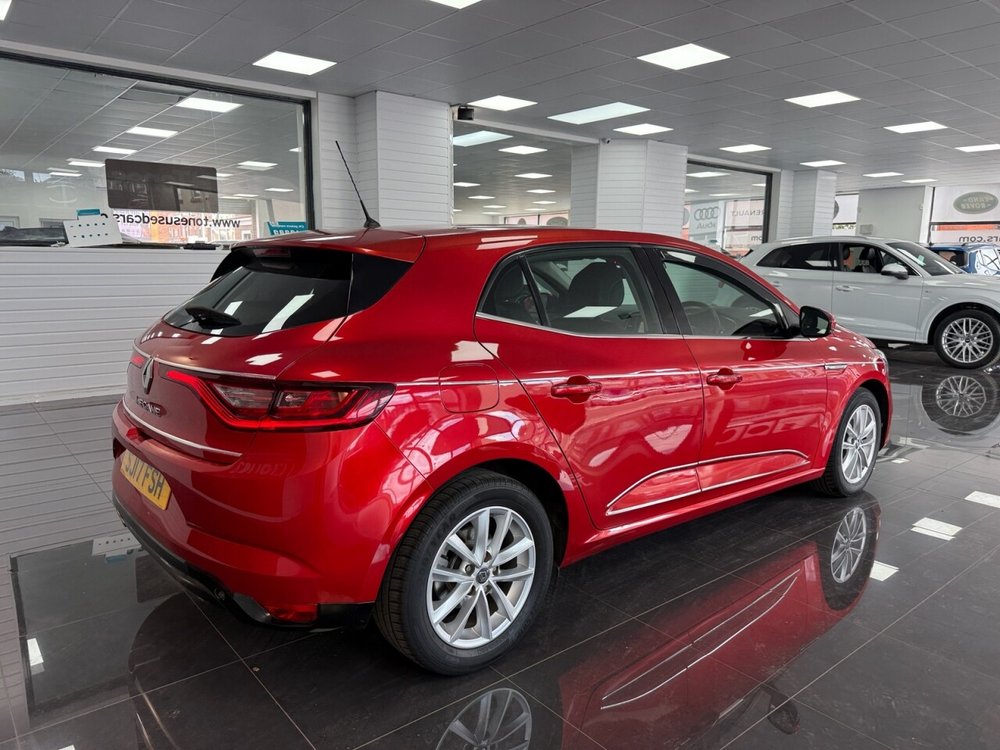 2017 Renault Megane thumbnail 2