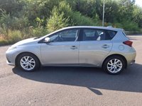 USED 2017 17 TOYOTA AURIS 1.6 D-4D Business Edition Hatchback 5dr Diesel Manual Euro 6 (s/s) (Safety Sense) (112 ps) 20 TAX-FSH (10 STAMPS)-2 KEYS-&pound;20 TAX-NAV-HEATED SEATS