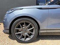 USED 2022 F LAND ROVER RANGE ROVER VELAR 2.0 P250 R-Dynamic HSE SUV 5dr Petrol Auto 4WD Euro 6 (s/s) (249 ps) MASSAGE SEATS + HEATED AND COOLED SEATS +  REVERSE CAMERA + SAT NAV  + MERIDIAN SOUND SYSTEM + FULL LEATHER IVORY SEATS + HEATED STEERING WHEEL + LANE ASSIST + DAB RADIO + BLUETOOTH + HPI CLEAR + 2 KEYS +DELIVERY AVAILABLE *  + FINANCE AVAILABLE + PART EXCHANGE + PANORAMIC GLASS ROOF +