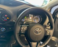 USED 2017 67 TOYOTA YARIS 1.5 VVT-h Icon Tech Hatchback 5dr Petrol Hybrid E-CVT Euro 6 (s/s) (100 ps) AUTOMATIC- SERVICE RECORDS - SAT NAV - PARKING CAM - DAB RADIO