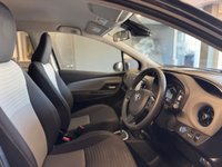 USED 2017 67 TOYOTA YARIS 1.5 VVT-h Icon Tech Hatchback 5dr Petrol Hybrid E-CVT Euro 6 (s/s) (100 ps) AUTOMATIC- SERVICE RECORDS - SAT NAV - PARKING CAM - DAB RADIO