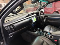 USED 2023 73 TOYOTA HILUX 2.8 D-4D Invincible X Pickup Double Cab 4dr Diesel Auto 4WD Euro 6 (s/s) (204 ps) ROLLER SHUTTER+TOW BAR