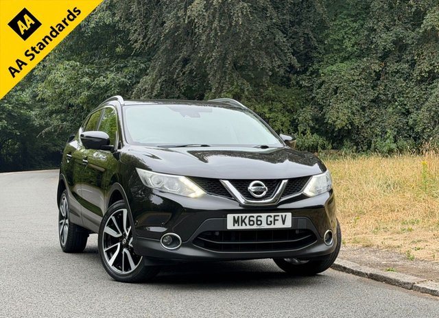 View our Nissan Qashqai 1.6 DIG-T Tekna SUV 5dr Petrol Manual 2WD Euro 6 (s/s) (163 ps)