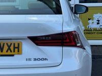USED 2015 65 LEXUS IS 2.5 300h Executive Edition Saloon 4dr Petrol Hybrid E-CVT Euro 5 (s/s) (223 ps) Full LEXUS Service History  |  1 Owner From Brand New  |  2 Keys