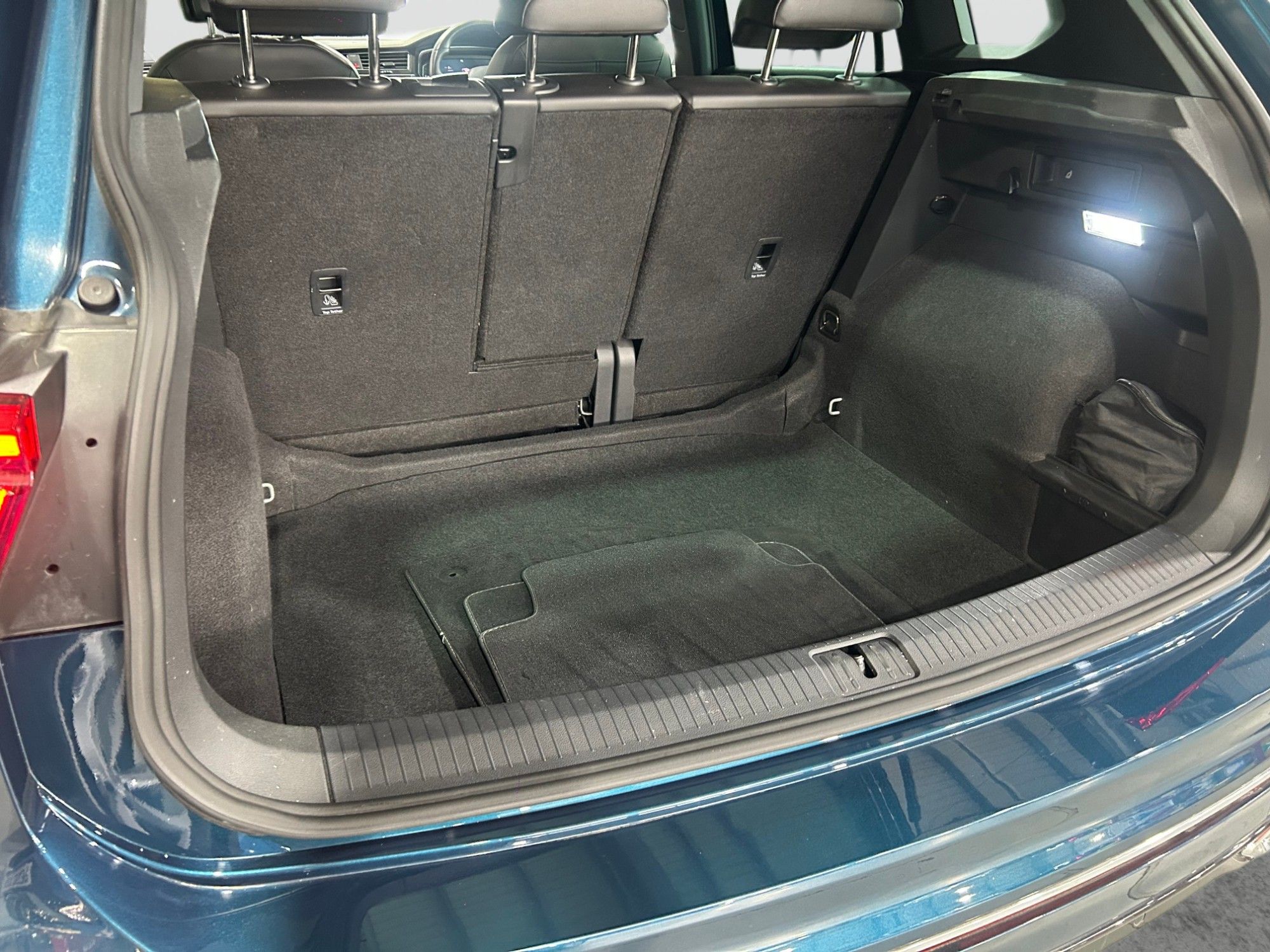 2022 Volkswagen Tiguan — image 7