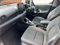 USED 2020 70 TOYOTA YARIS 1.5 VVT-h Design Hatchback 5dr Petrol Hybrid E-CVT Euro 6 (s/s) (116 ps) Award Winning Used Car Dealer Essex