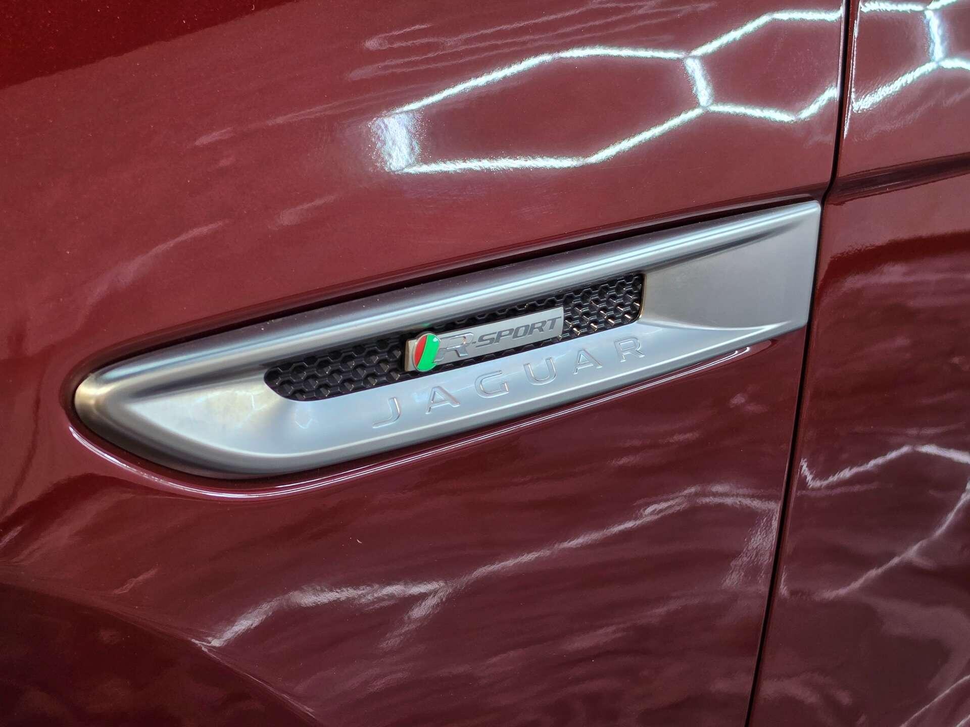2016 Jaguar F-PACE thumbnail 5