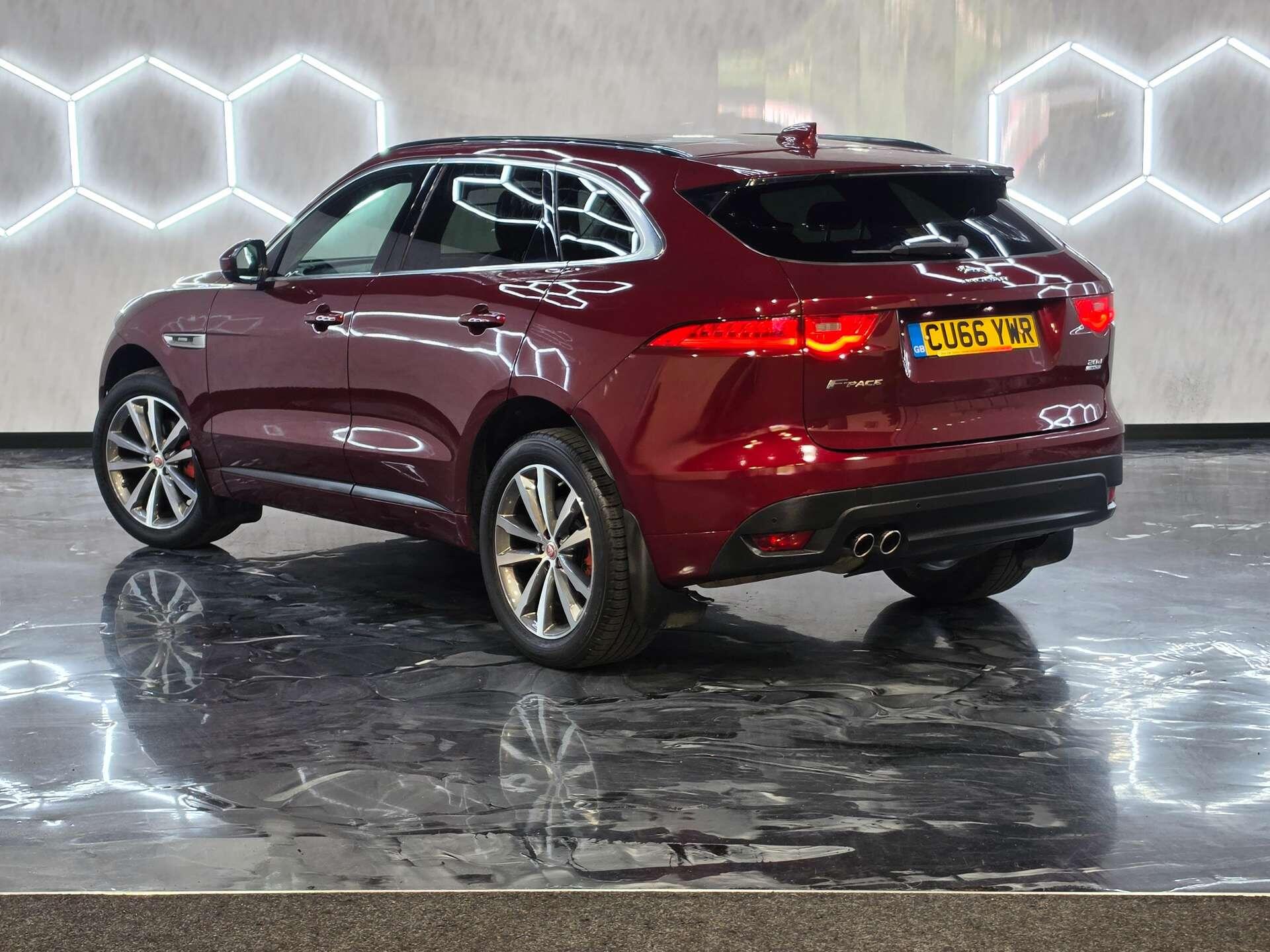 2016 Jaguar F-PACE thumbnail 6