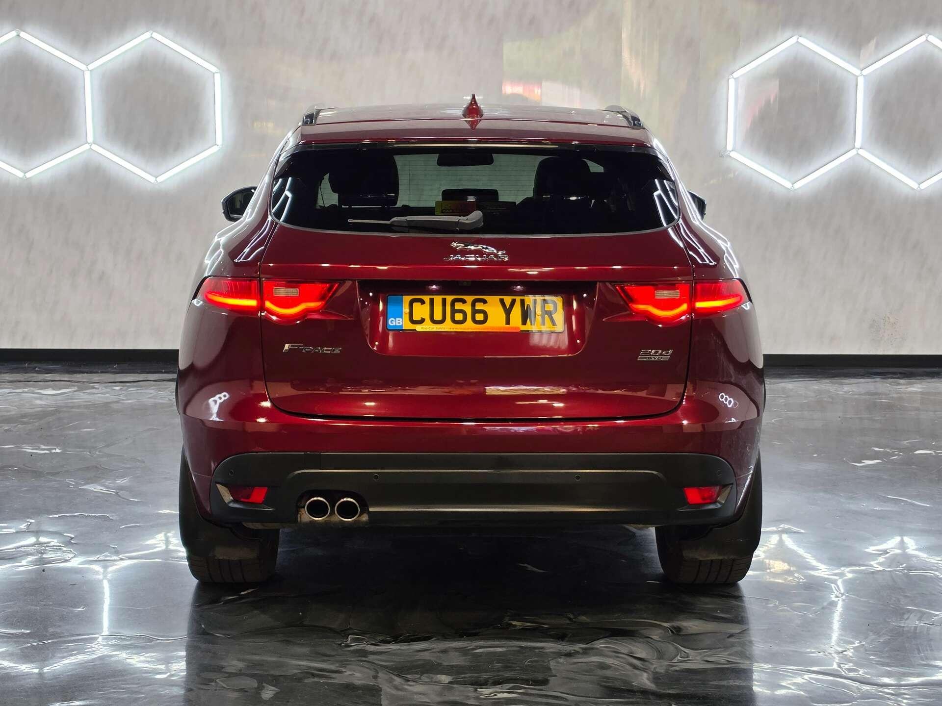 2016 Jaguar F-PACE thumbnail 7