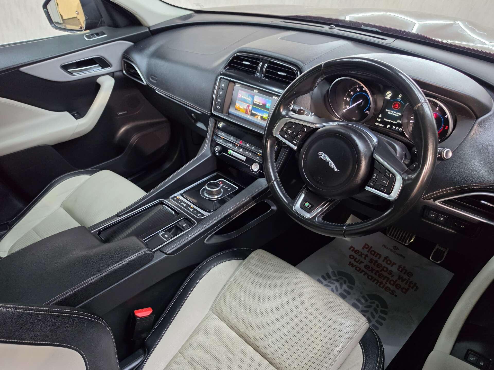 2016 Jaguar F-PACE thumbnail 12