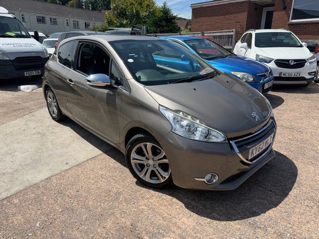 View our PEUGEOT 208