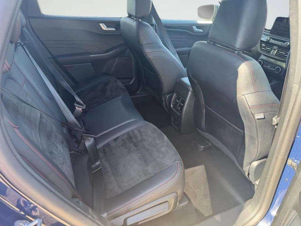 2023 Ford Kuga — image 2