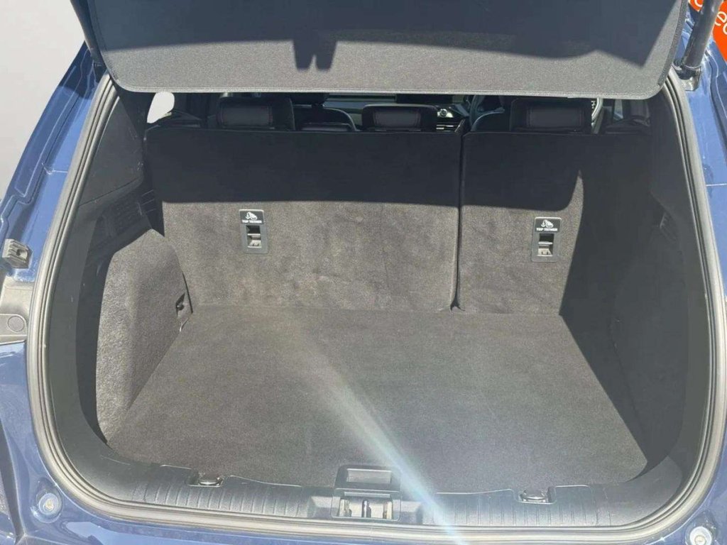 2023 Ford Kuga — image 3