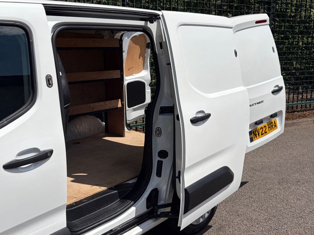 View our PEUGEOT PARTNER