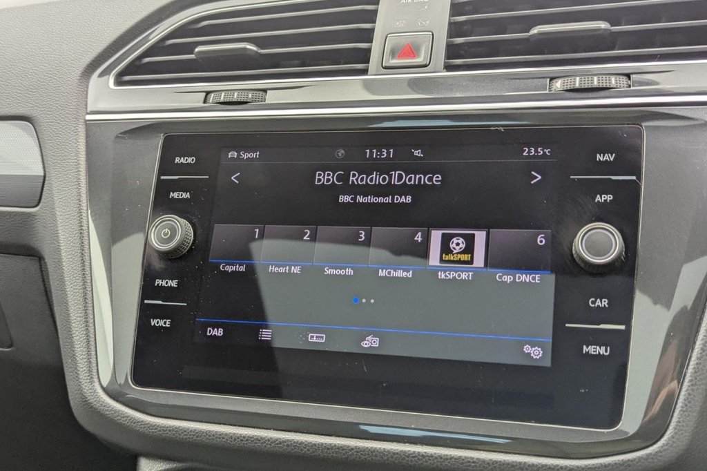 USED 2018 18 VOLKSWAGEN TIGUAN 2.0 TDI R-Line SUV 5dr Diesel DSG 4Motion Euro 6 (s/s) (150 ps) 4WD, Car Play, Sat Nav