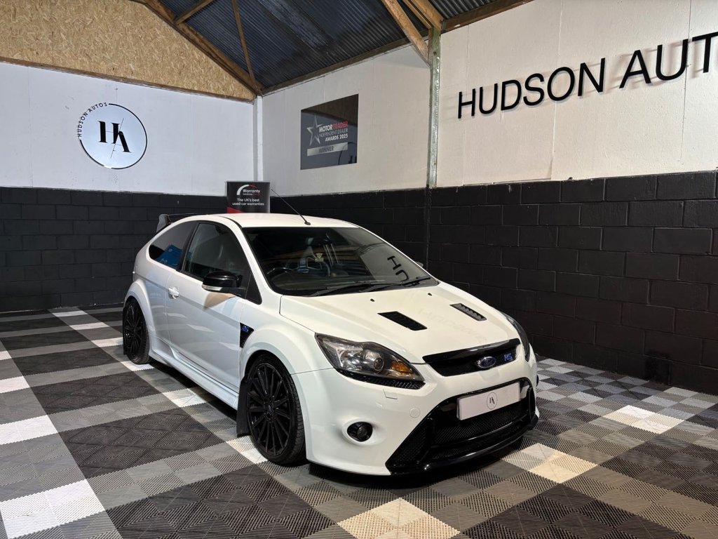 USED 2009 R FORD FOCUS 2.5 RS Hatchback 3dr Petrol Manual (225 g/km, 301 bhp) 
