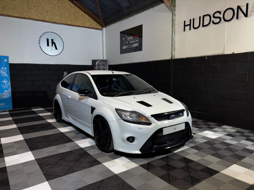 USED 2009 R FORD FOCUS 2.5 RS Hatchback 3dr Petrol Manual (225 g/km, 301 bhp) 