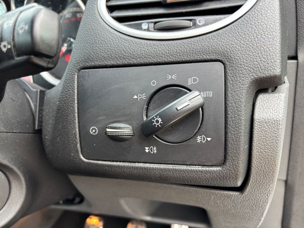 USED 2009 R FORD FOCUS 2.5 RS Hatchback 3dr Petrol Manual (225 g/km, 301 bhp) 