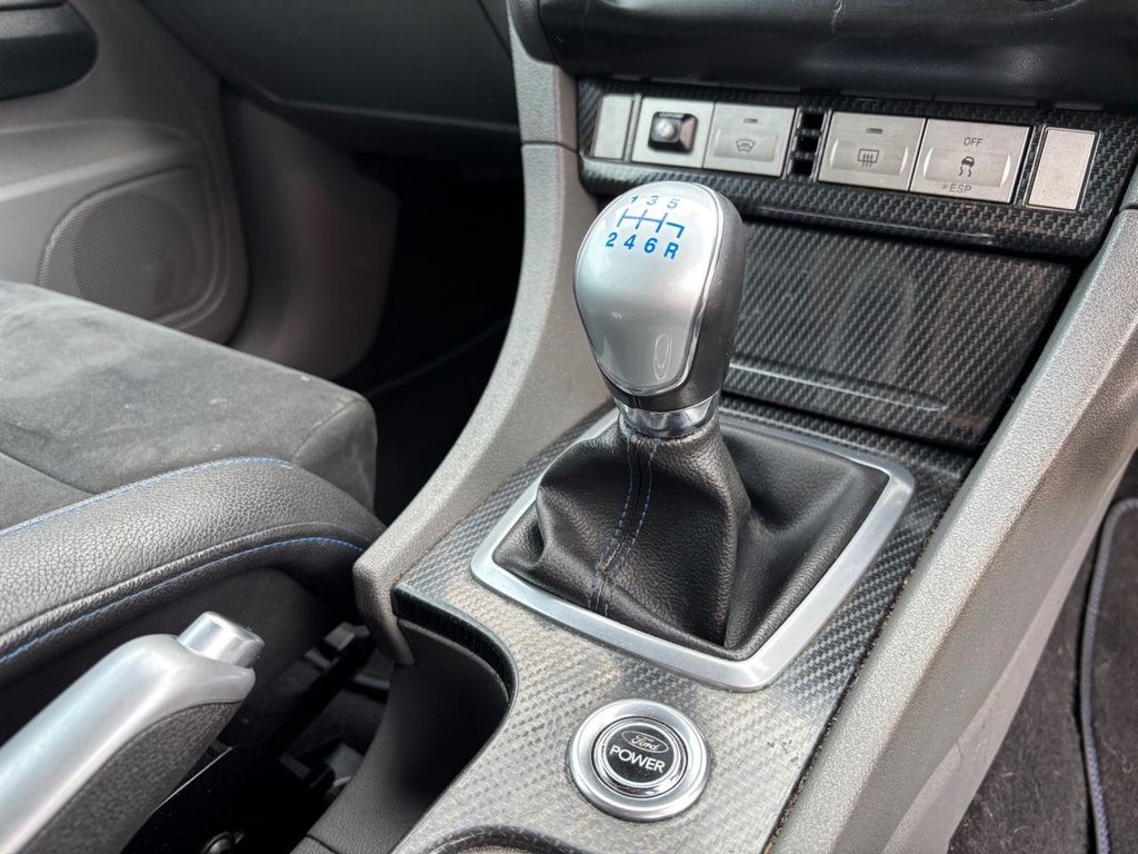 USED 2009 R FORD FOCUS 2.5 RS Hatchback 3dr Petrol Manual (225 g/km, 301 bhp) 