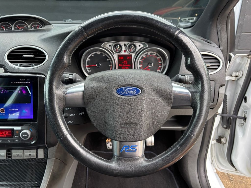 USED 2009 R FORD FOCUS 2.5 RS Hatchback 3dr Petrol Manual (225 g/km, 301 bhp) 