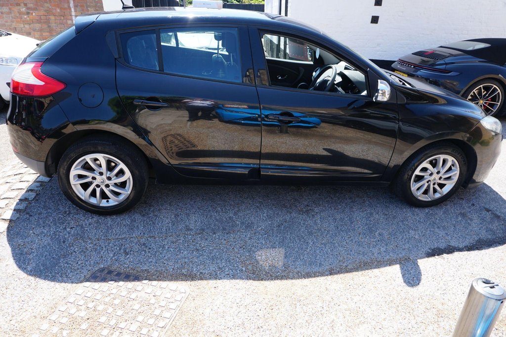 USED 2012 12 RENAULT MEGANE 1.5 dCi Dynamique TomTom EDC Euro 5 5dr AUTO/NAV/Â£20 ROAD TAX!!