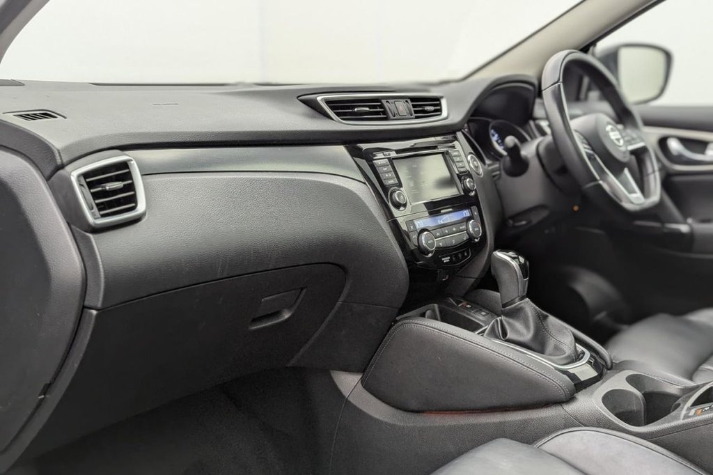 USED 2021 21 NISSAN QASHQAI 1.3 DIG-T N-Motion SUV 5dr Petrol DCT Auto Euro 6 (s/s) (160 ps) Pan Roof, Car Play, 360 Camera