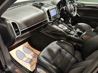 USED 2016 66 PORSCHE CAYENNE 3.0 TD V6 Platinum Edition SUV 5dr Diesel TiptronicS 4WD Euro 6 (s/s) (262 ps) 