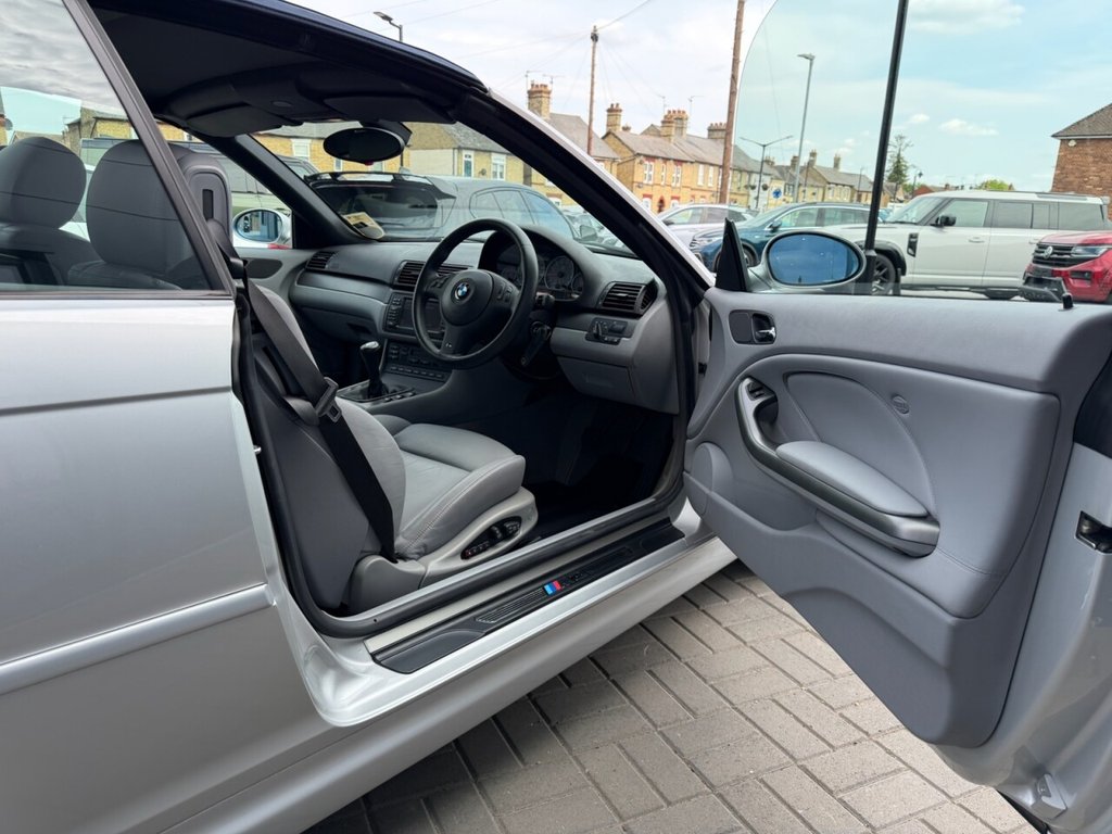 USED 2005 05 BMW M3 3.2i Convertible 2dr Petrol Manual (328 g/km, 343 bhp) NAVIGATION PROFESSIONAL