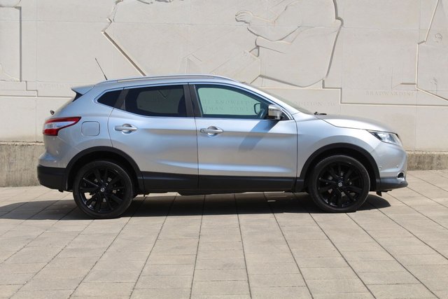 View our NISSAN QASHQAI