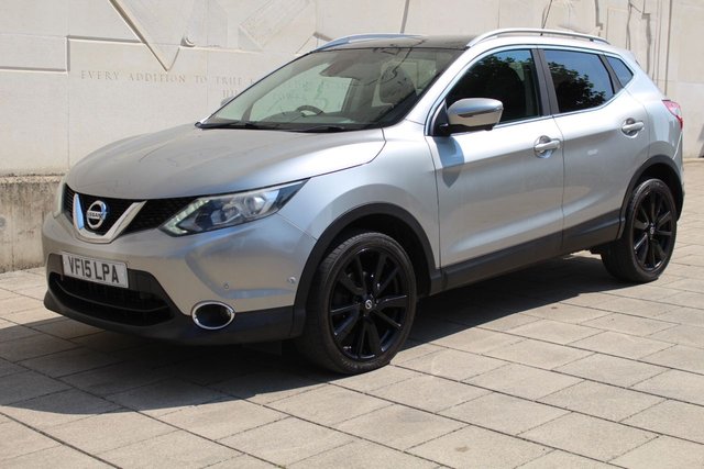 View our NISSAN QASHQAI