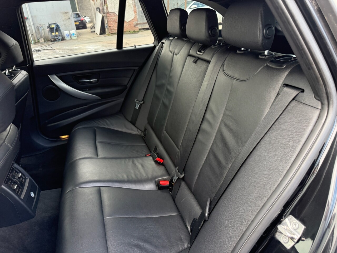 2013 BMW 3 SERIES 2.0 320d M Sport Touring 5dr Diesel Auto Euro 5 (s/s) (184 ps) - vehicle photo 19 for sale on PureCar
