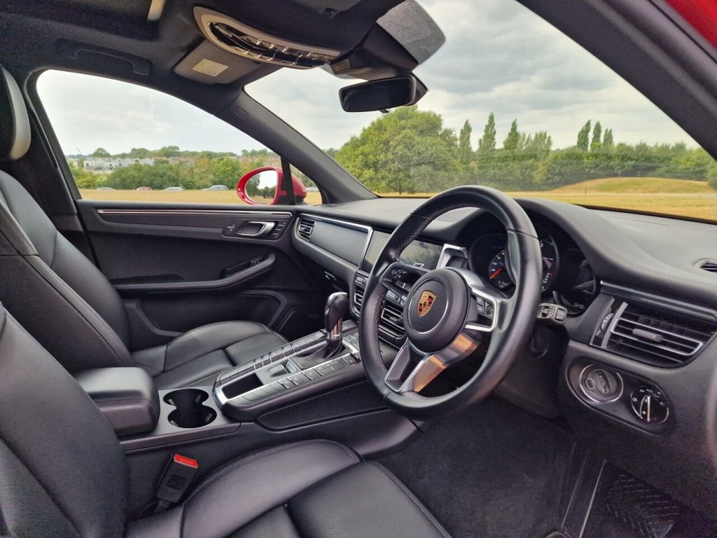 USED 2019 PORSCHE MACAN 2.0T SUV 5dr Petrol PDK 4WD Euro 6 (s/s) (245 ps) FINANCE AVAILABLE