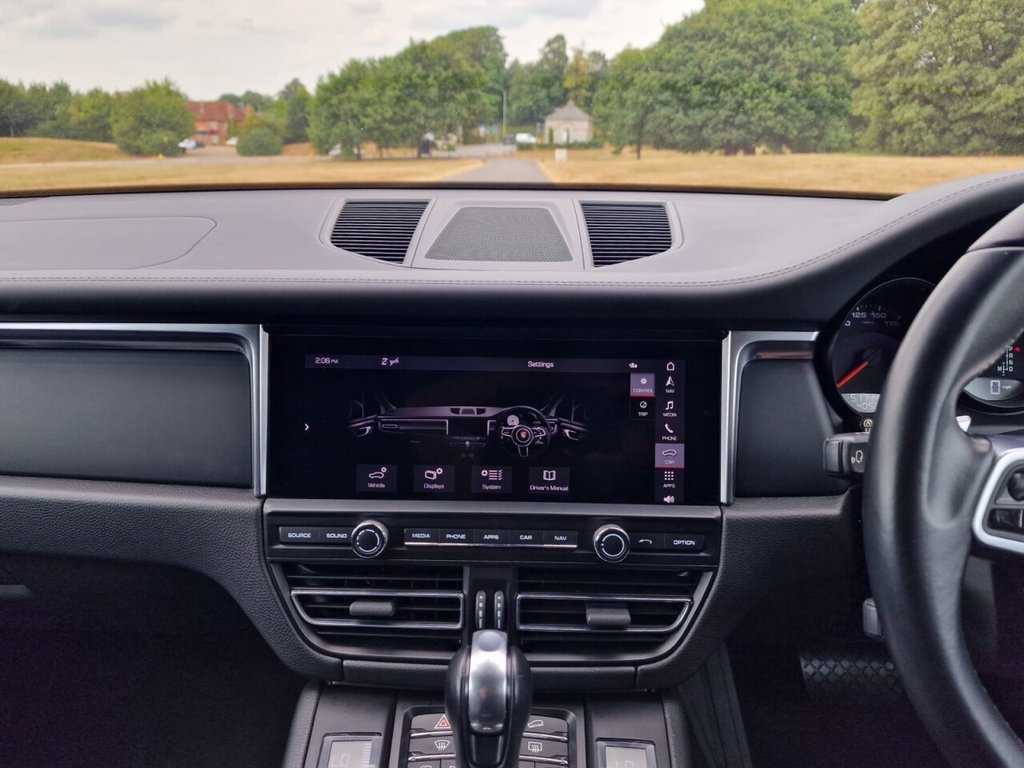 USED 2019 PORSCHE MACAN 2.0T SUV 5dr Petrol PDK 4WD Euro 6 (s/s) (245 ps) FINANCE AVAILABLE