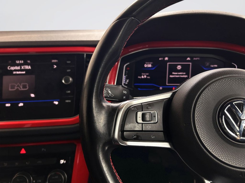 2019 Volkswagen T-Roc — image 12