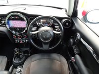 USED 2022 22 MINI HATCH 1.5 Cooper Classic Hatchback 3dr Petrol Steptronic Euro 6 (s/s) (136 ps) PREMIUM PLUS PACK-NAV-PAN ROOF