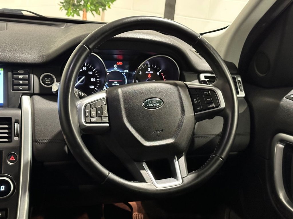 USED 2017 17 LAND ROVER DISCOVERY SPORT 2.0 TD4 SE Tech SUV 5dr Diesel Auto 4WD Euro 6 (s/s) (180 ps) 