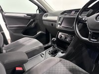USED 2017 17 VOLKSWAGEN TIGUAN 2.0 TDI BlueMotion Tech SE Navigation SUV 5dr Diesel Manual Euro 6 (s/s) (150 ps) 2.0 TDI Bluemotion Tech SE Navigation SUV Euro 6