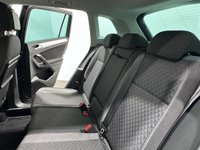 USED 2017 17 VOLKSWAGEN TIGUAN 2.0 TDI BlueMotion Tech SE Navigation SUV 5dr Diesel Manual Euro 6 (s/s) (150 ps) 2.0 TDI Bluemotion Tech SE Navigation SUV Euro 6