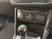 USED 2017 17 VOLKSWAGEN TIGUAN 2.0 TDI BlueMotion Tech SE Navigation SUV 5dr Diesel Manual Euro 6 (s/s) (150 ps) 2.0 TDI Bluemotion Tech SE Navigation SUV Euro 6