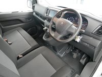 USED 2023 73 PEUGEOT EXPERT 1.5 BLUEHDI 100 BHP PROFESSIONAL PREMIUM PLUS 6DR AIR CON | SAT NAV | 3 SEATS | LOW MILES