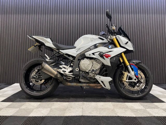 View our BMW S1000 R