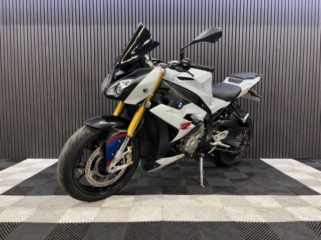 View our BMW S1000 R