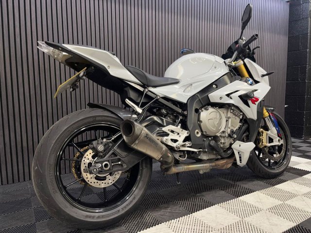 View our BMW S1000 R