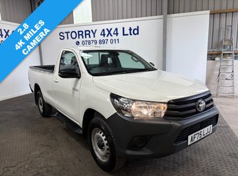 2025 TOYOTA HILUX