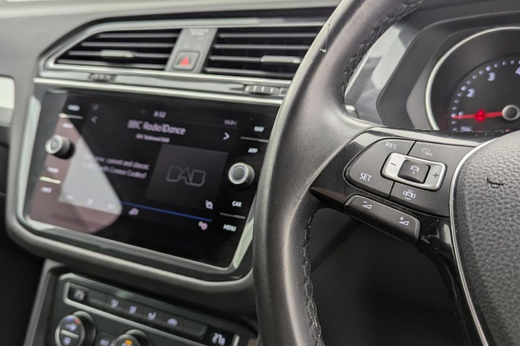 USED 2019 19 VOLKSWAGEN TIGUAN 1.5 TSI EVO SE Navigation SUV 5dr Petrol Manual Euro 6 (s/s) (130 ps) Car Play, Sat Nav, Sensors
