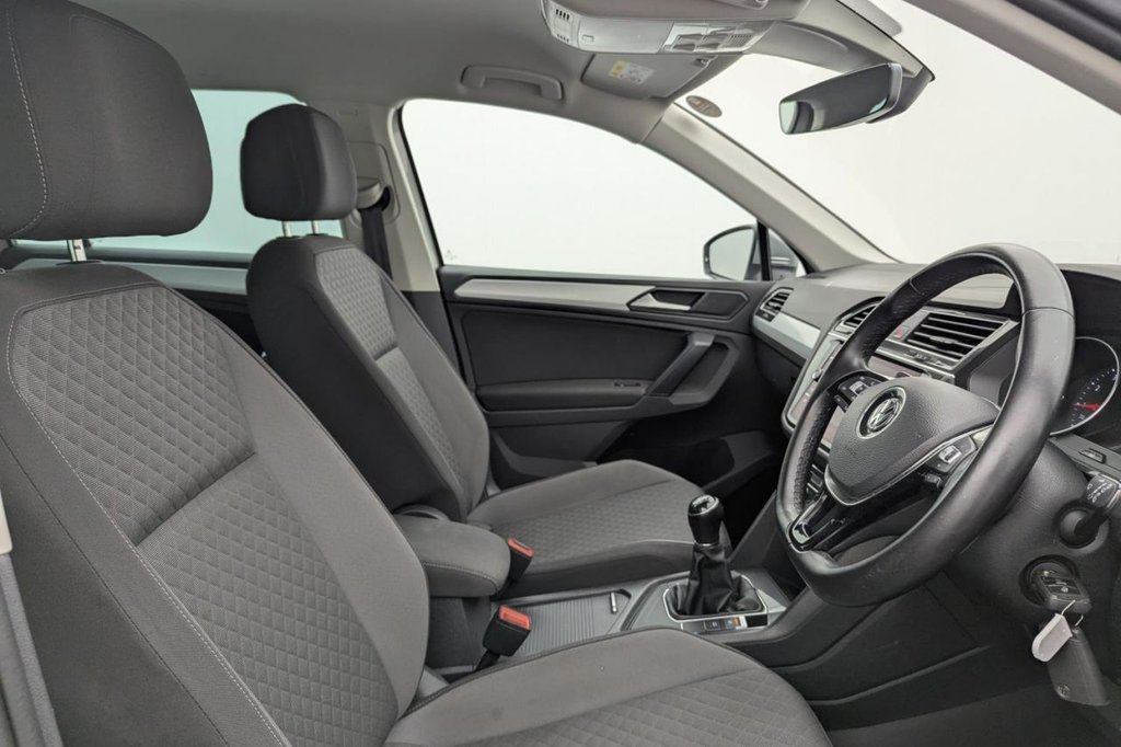 USED 2019 19 VOLKSWAGEN TIGUAN 1.5 TSI EVO SE Navigation SUV 5dr Petrol Manual Euro 6 (s/s) (130 ps) Car Play, Sat Nav, Sensors