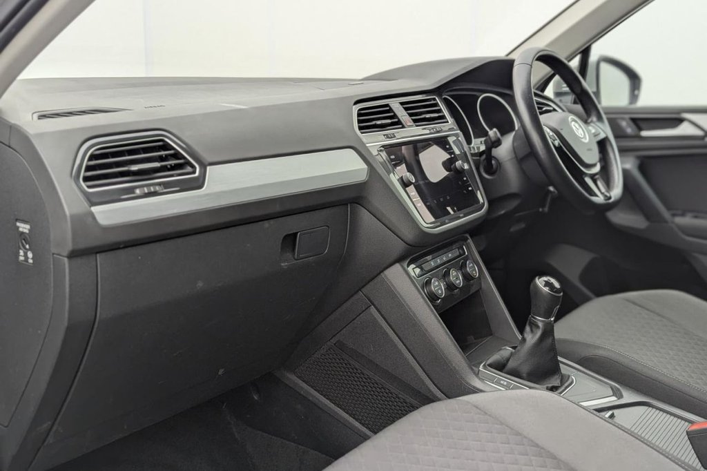 USED 2019 19 VOLKSWAGEN TIGUAN 1.5 TSI EVO SE Navigation SUV 5dr Petrol Manual Euro 6 (s/s) (130 ps) Car Play, Sat Nav, Sensors