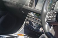 USED 2016 16 JAGUAR XF 2.0d Prestige Saloon 4dr Diesel Auto Euro 6 (s/s) (180 ps) 