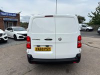 USED 2020 69 VAUXHALL VIVARO 1.5 Turbo D 2900 Dynamic L2 H1 Euro 6 (s/s) 6dr Ply lined, carplay, P/sensors
