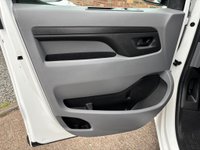 USED 2020 69 VAUXHALL VIVARO 1.5 Turbo D 2900 Dynamic L2 H1 Euro 6 (s/s) 6dr Ply lined, carplay, P/sensors